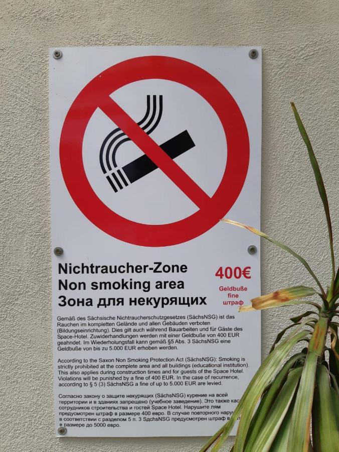 Space Hotel Im Campus Der Jvp Schule Lipsk Zewnętrze zdjęcie